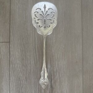 Nenuphar by American Plate Silverplate Tomato‎ Server 8 1/4"